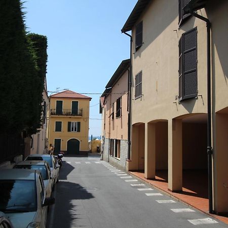 Garibaldi Appartamenti Riva Ligure Extérieur photo